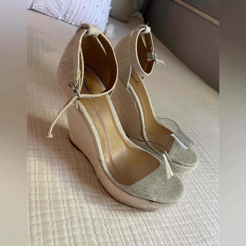 Clear wedges